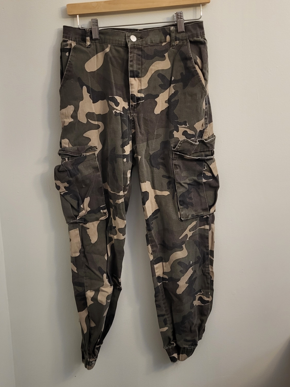 Active USA Men's Camouflage Cargo Pants in Olive and Tan